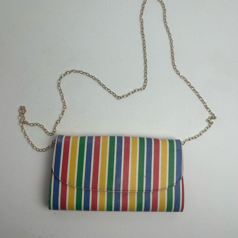 Chic, colorful bag!